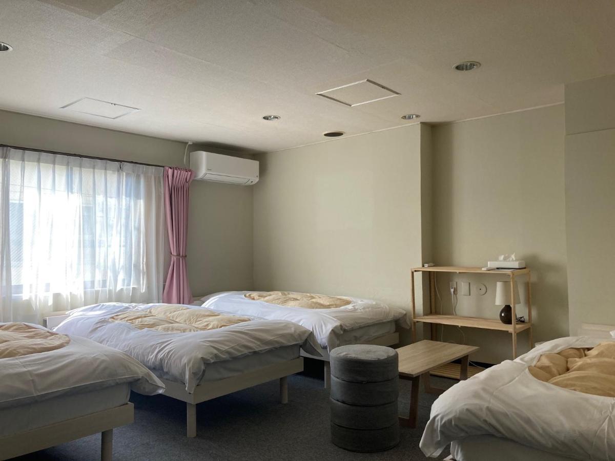 J-Hoppers Beppu Guesthouse ジェイホッパーズ別府ゲストハウス Eksteriør bilde
