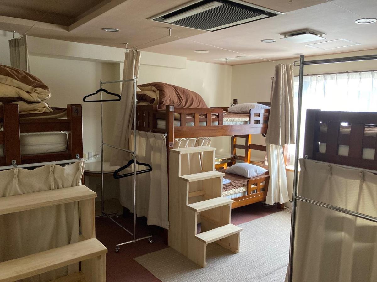 J-Hoppers Beppu Guesthouse ジェイホッパーズ別府ゲストハウス Eksteriør bilde